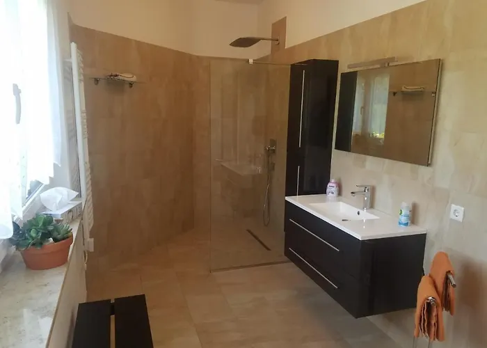 بيت للعطل Zum Imker